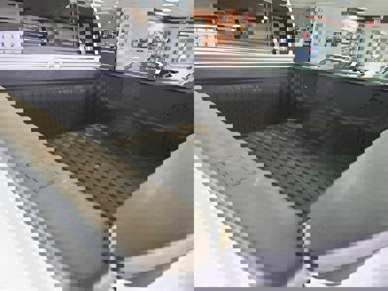 Used 2015 Nissan Titan SV image 29