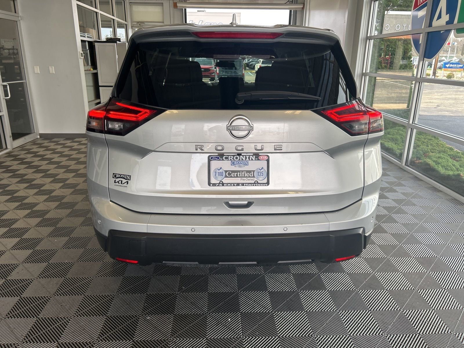 Used 2025 Nissan Rogue SV FWD image 5