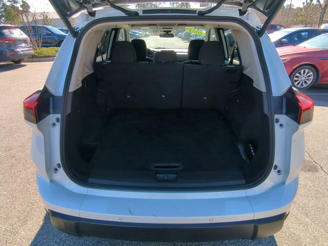 Used 2024 Nissan Rogue SV image 39