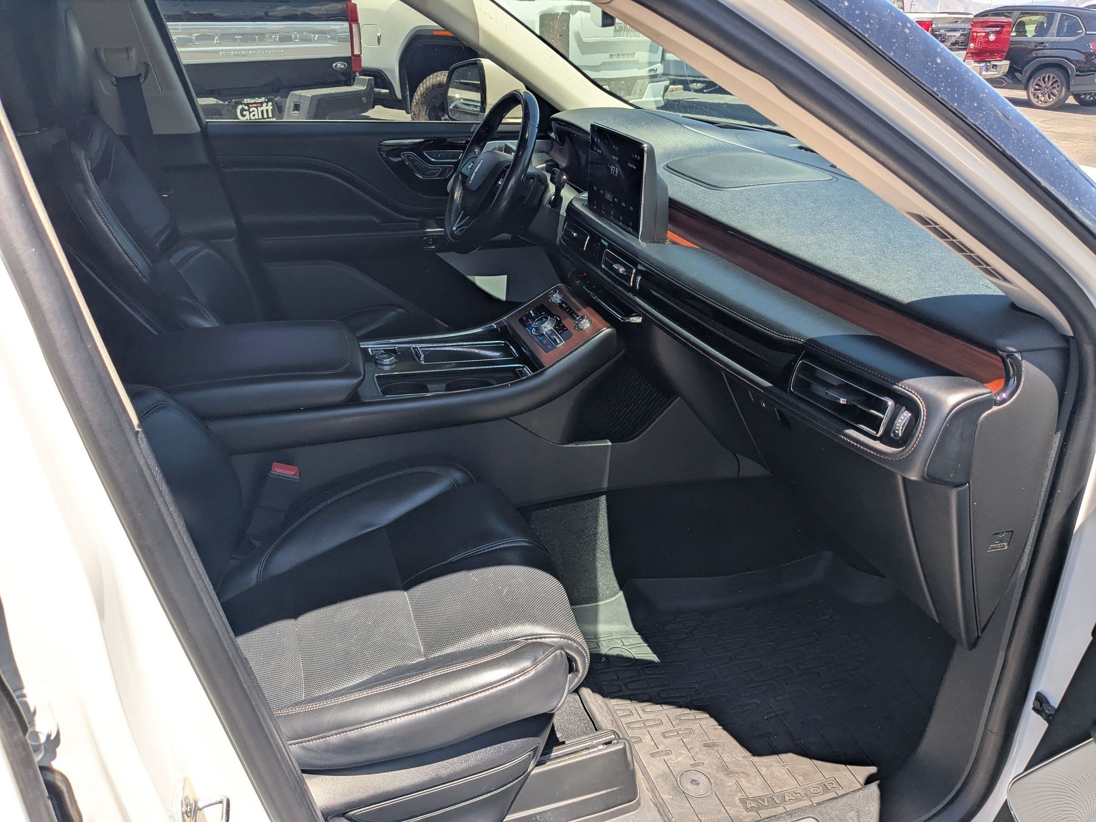 Used 2021 Lincoln Aviator Reserve AWD/4WD image 32
