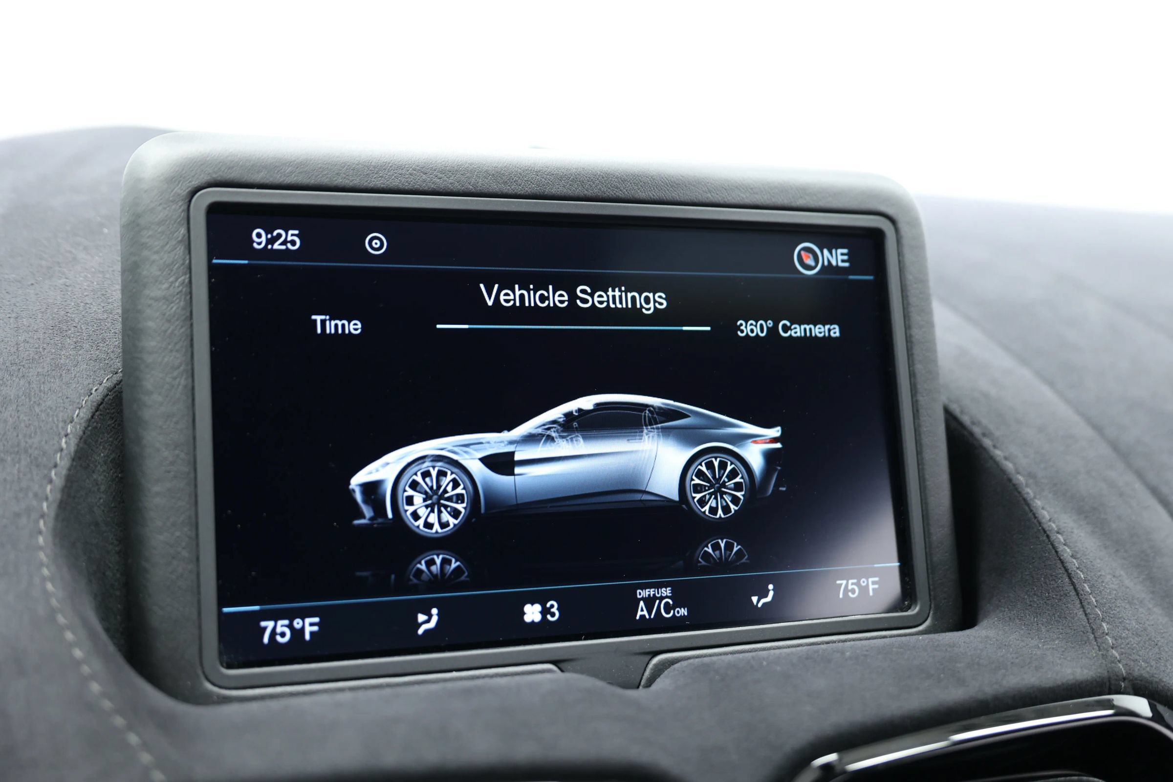 Used 2020 Aston Martin V8 Vantage Coupe RWD image 36