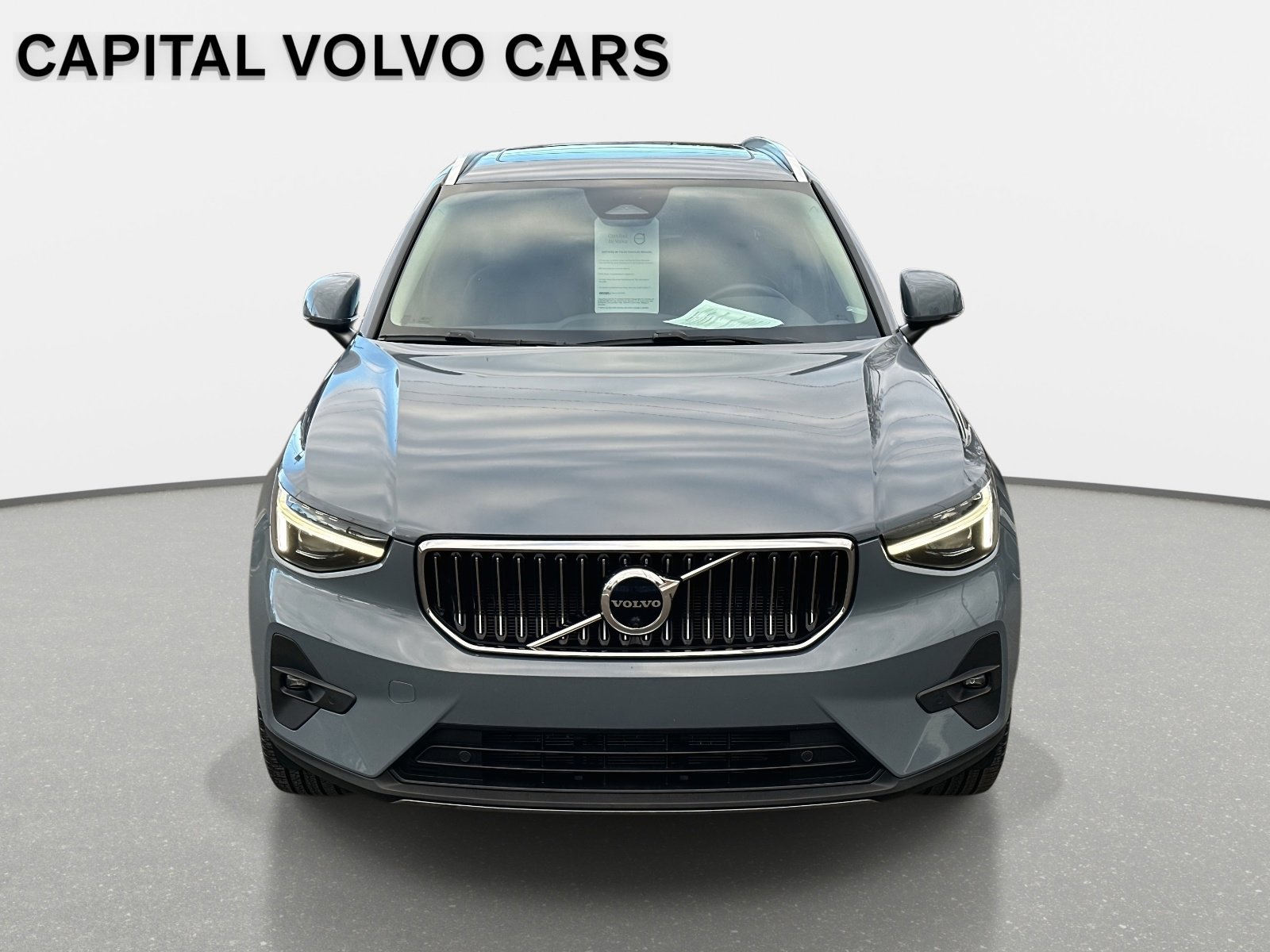 Certified 2023 Volvo XC40 B5 Ultimate w/ Protection Package Premier image 8