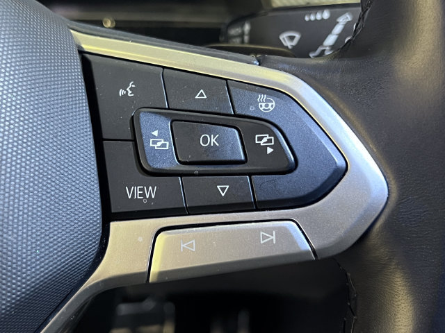 Certified 2025 Volkswagen Atlas Cross Sport SEL R-Line AWD/4WD image 22