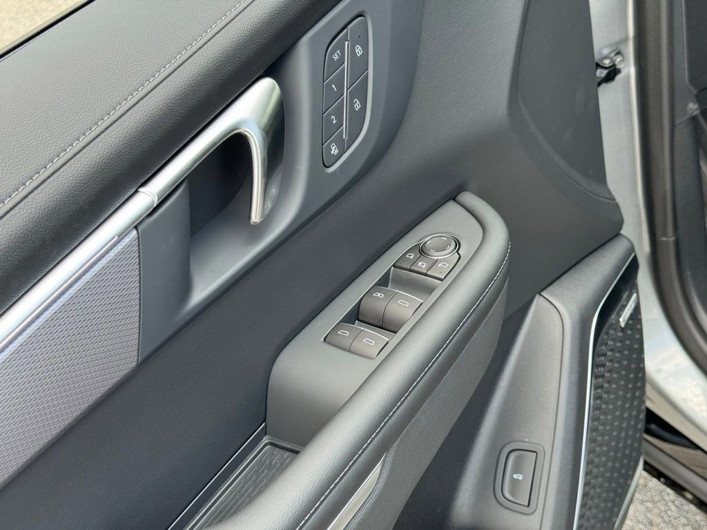 New 2025 Buick Enclave Sport Touring w/ Super Cruise Package image 17