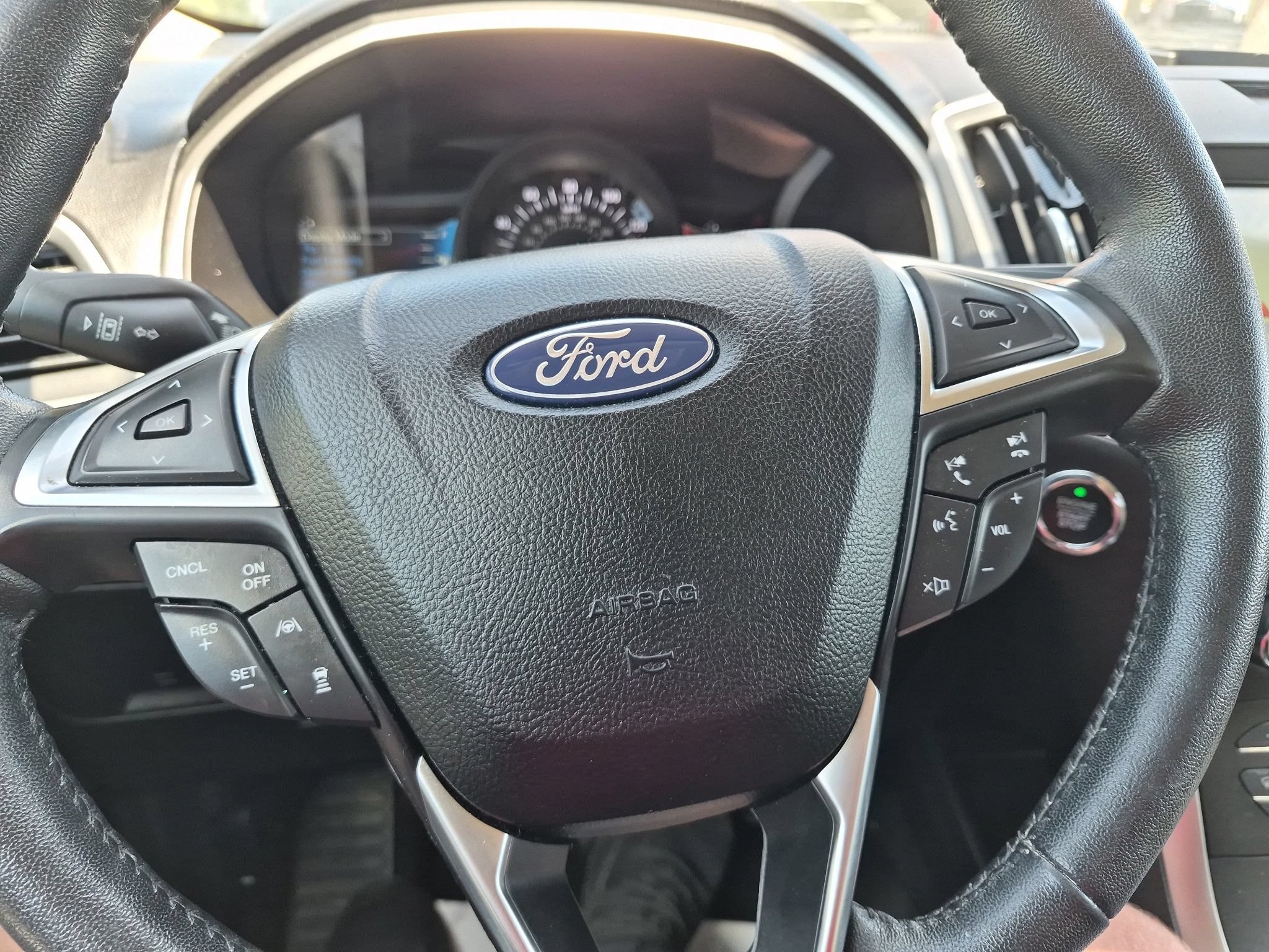 Used 2020 Ford Edge SEL AWD/4WD image 14