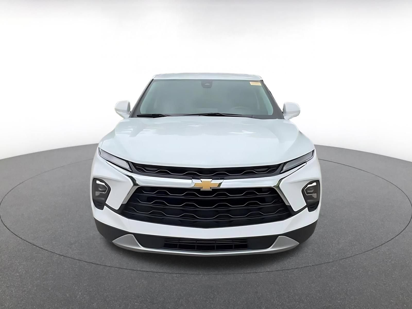 Used 2026 Chevrolet Blazer LT FWD image 4