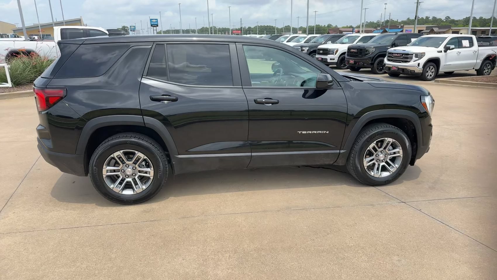 Used 2025 GMC Terrain Elevation AWD/4WD image 8