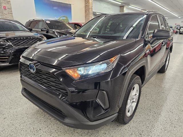 Used 2021 Toyota RAV4 LE AWD/4WD image 1