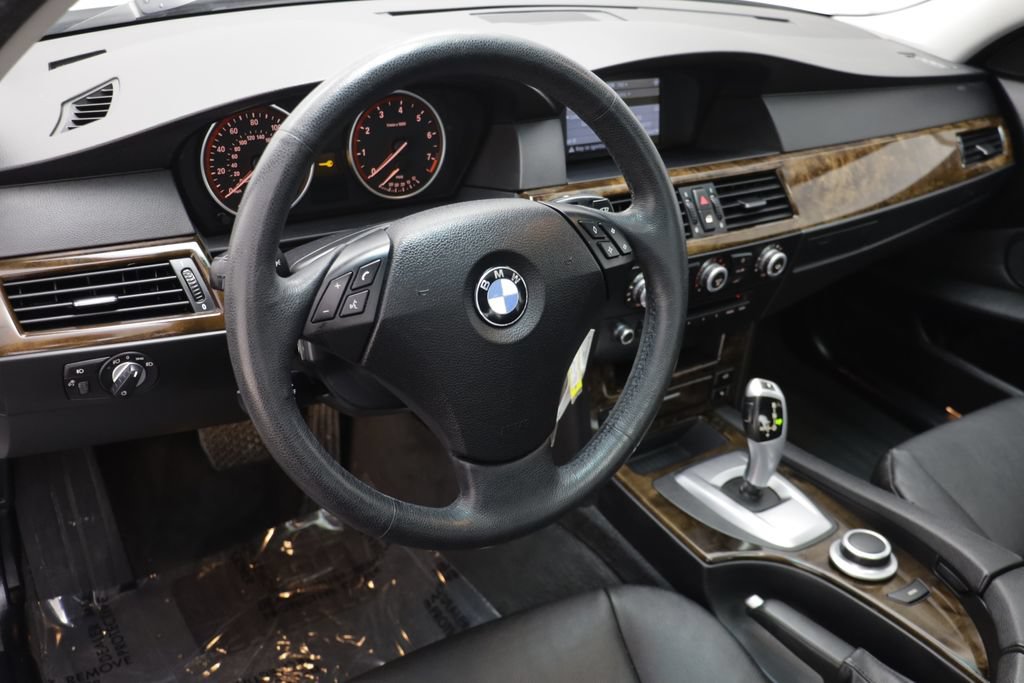 Used 2008 BMW 528xi Sedan AWD/4WD image 6