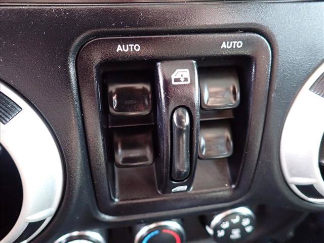 Used 2016 Jeep Wrangler Unlimited Rubicon w/ Connectivity Group AWD/4WD image 18