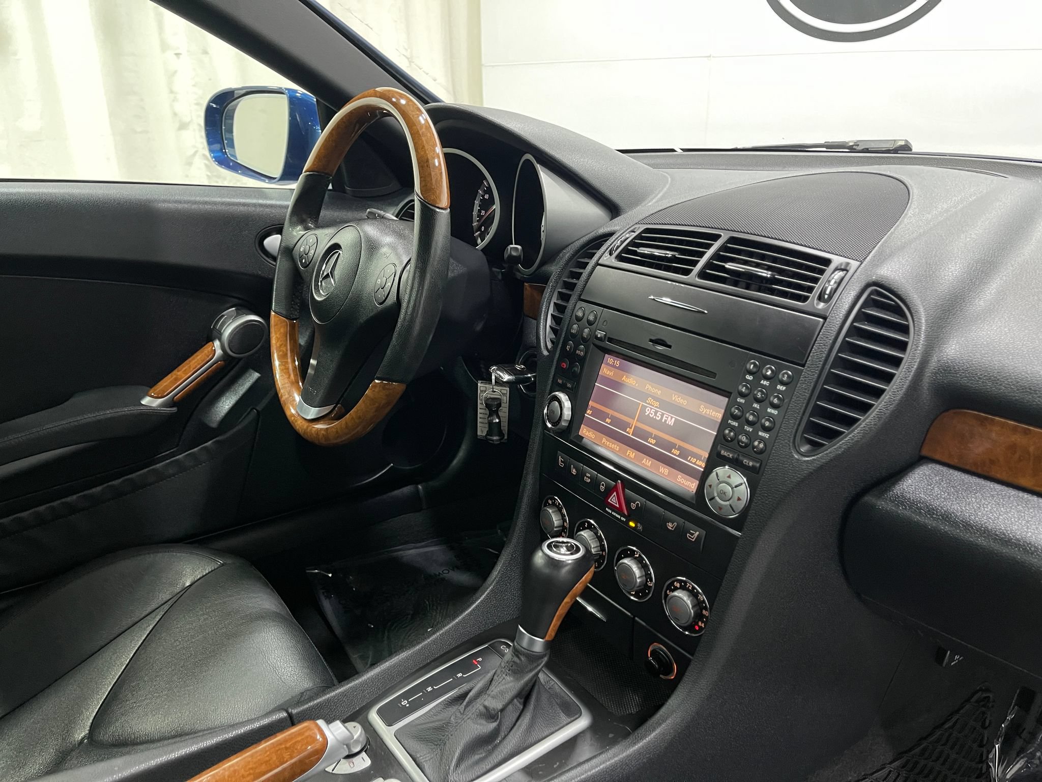 Used 2009 Mercedes-Benz SLK 300 image 17
