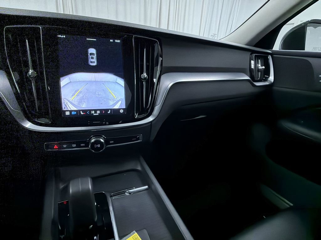 Used 2025 Volvo S60 B5 Core image 11