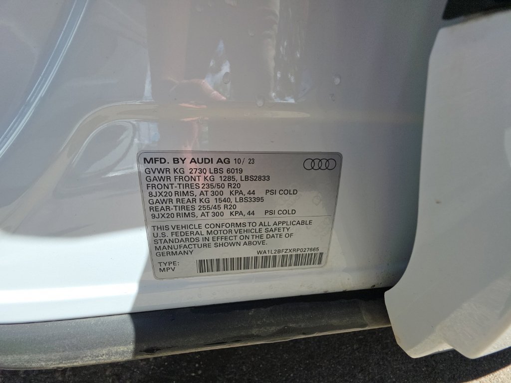 Used 2024 Audi Q4 e-tron Premium Plus w/ Premium Plus AWD/4WD image 26