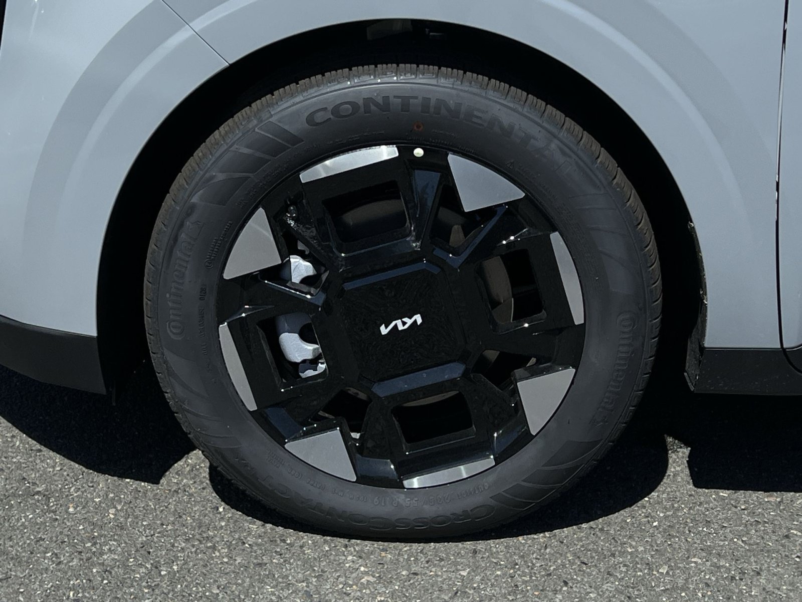 New 2026 Kia Carnival EX FWD image 25