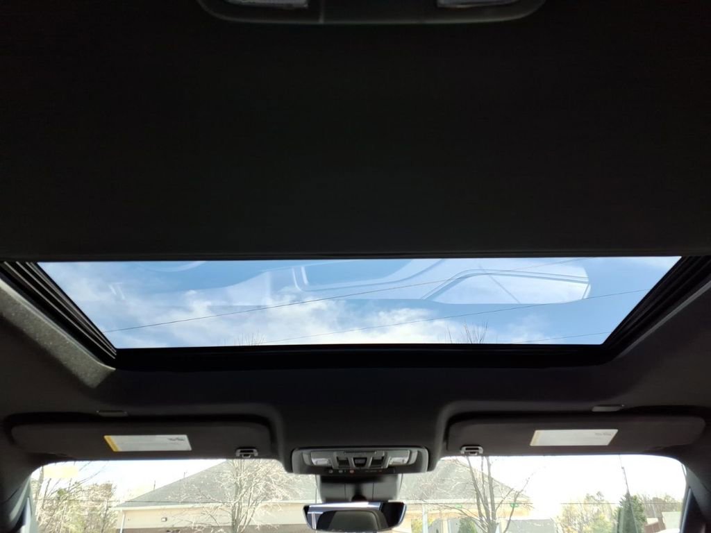 Used 2026 Chevrolet Silverado 1500 High Country w/ Technology Package image 14