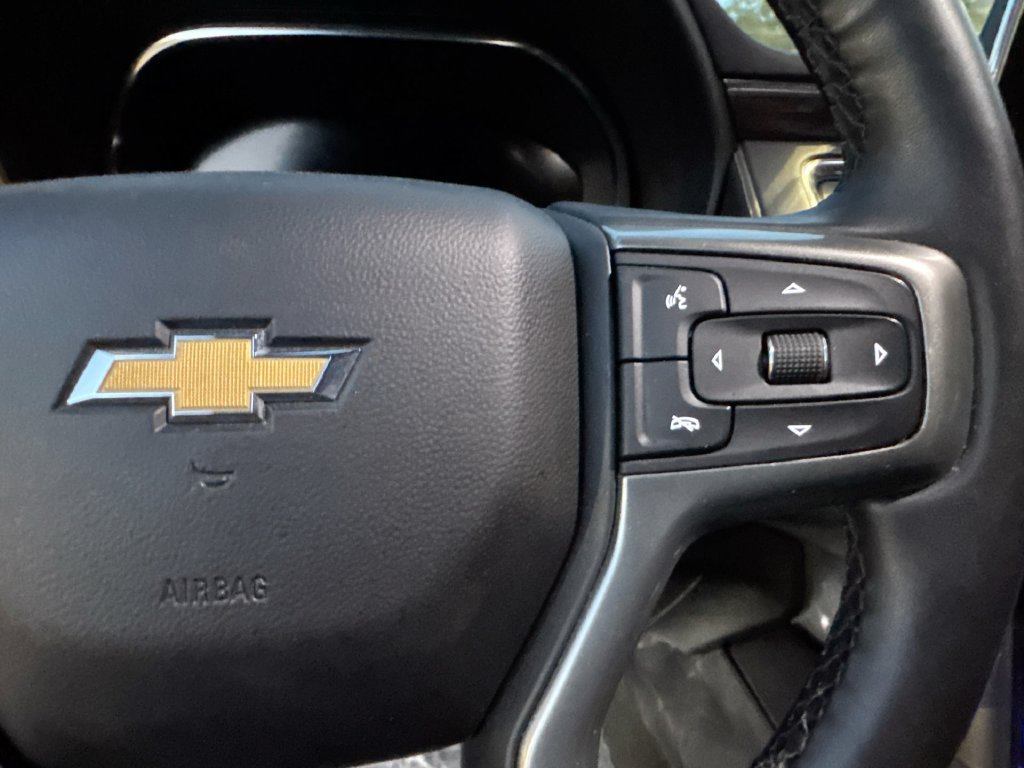 Used 2024 Chevrolet Suburban LT RWD image 18
