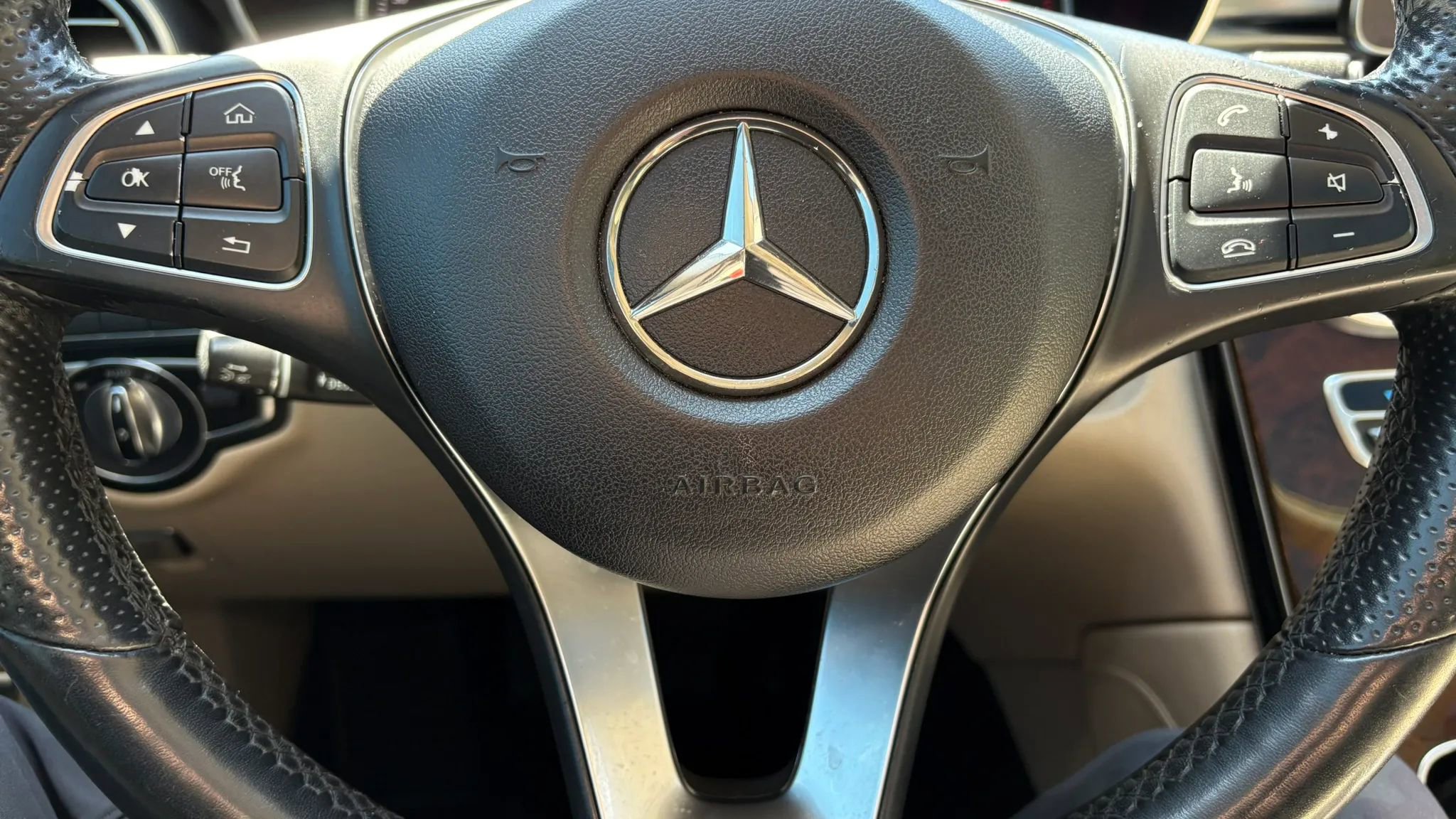 Used 2018 Mercedes-Benz GLC 300 4MATIC image 18