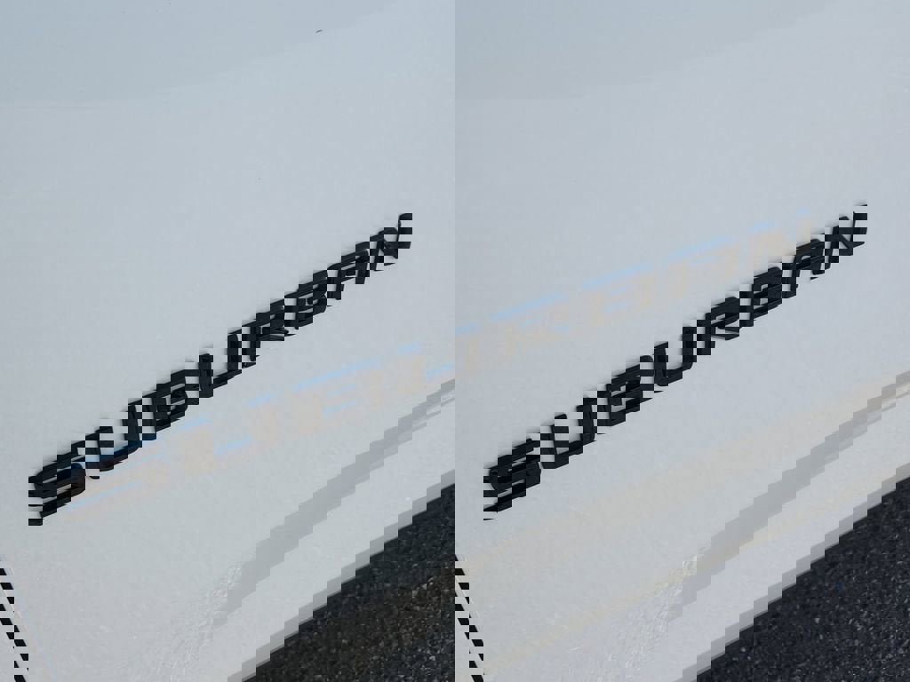 Used 2025 Chevrolet Suburban Z71 image 17