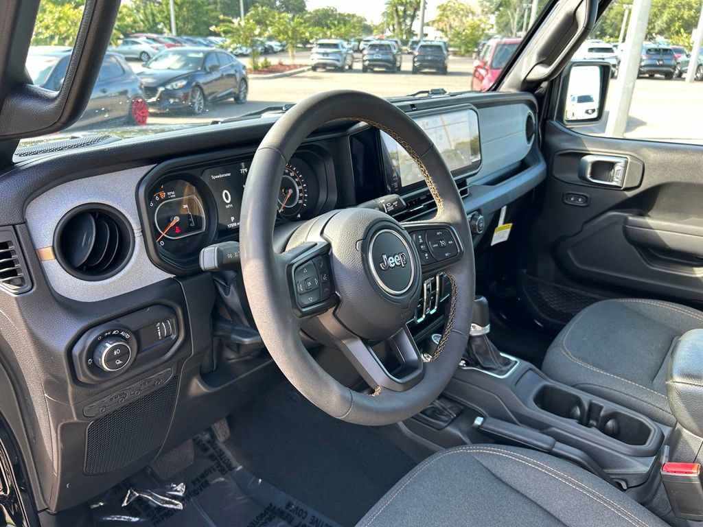Used 2024 Jeep Gladiator Sport AWD/4WD image 16
