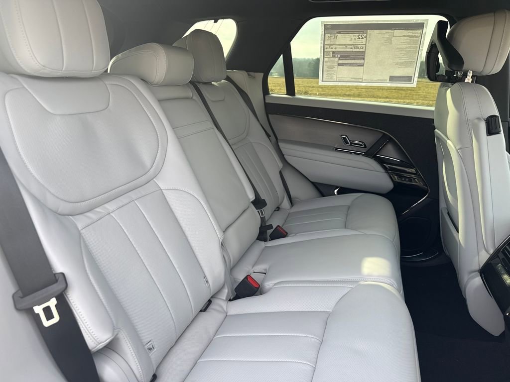 New 2026 Land Rover Range Rover Sport SE AWD/4WD image 15