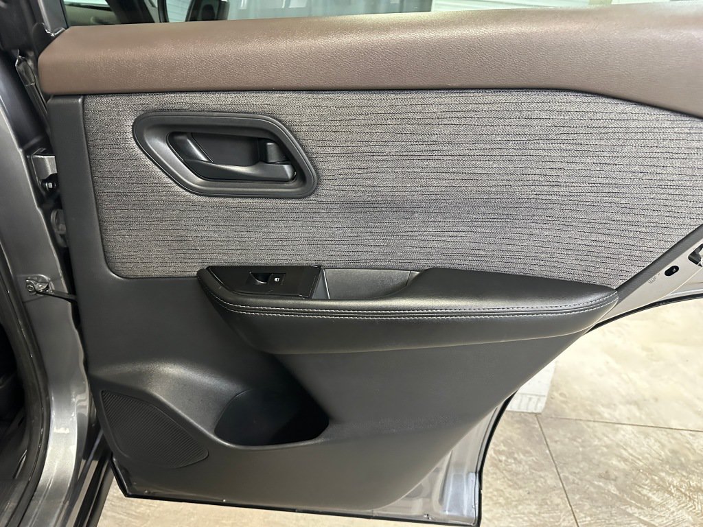 Used 2021 Nissan Rogue S AWD/4WD image 25