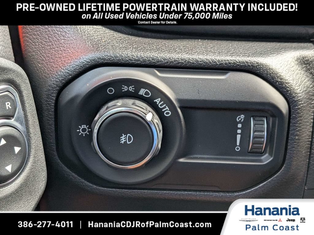 Used 2023 Jeep Wrangler Unlimited Sahara AWD/4WD image 28