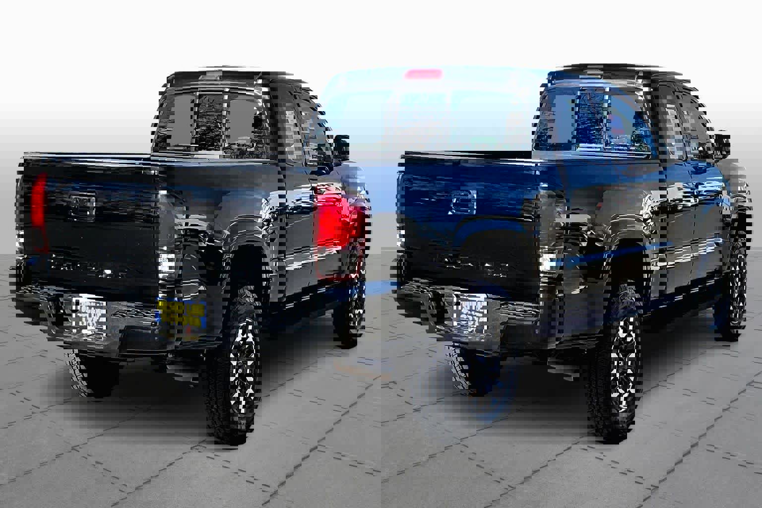 Certified 2018 Toyota Tacoma SR w/ SR Convenience Package image 12