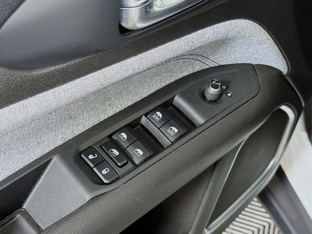 Used 2024 Jeep Compass Latitude AWD/4WD image 17