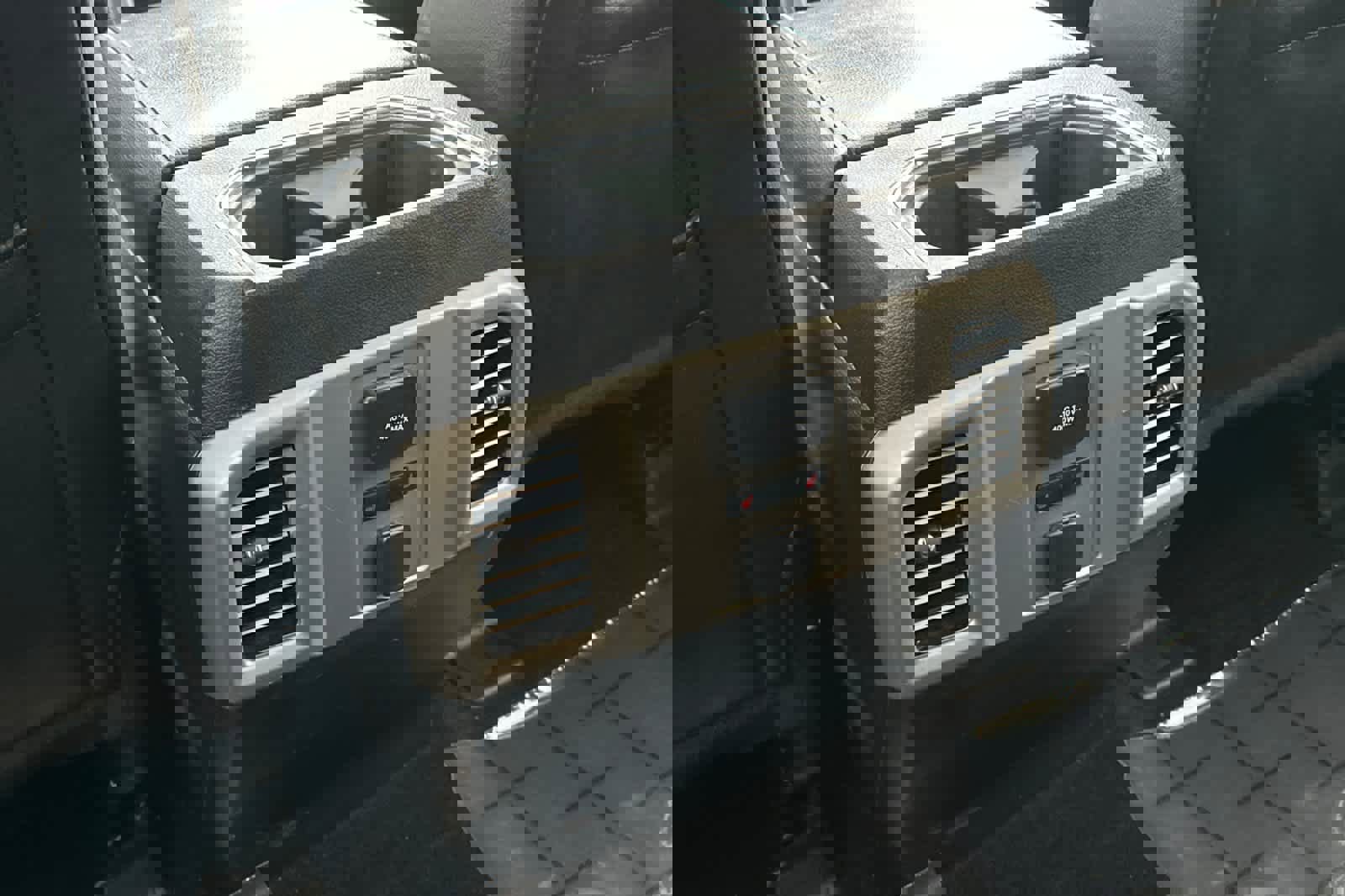 Used 2015 Ford F150 Lariat w/ Equipment Group 502A Luxury image 14