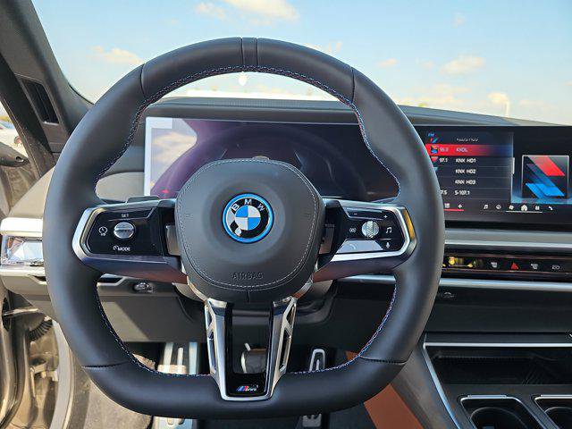 New 2025 BMW i7 M70 image 18