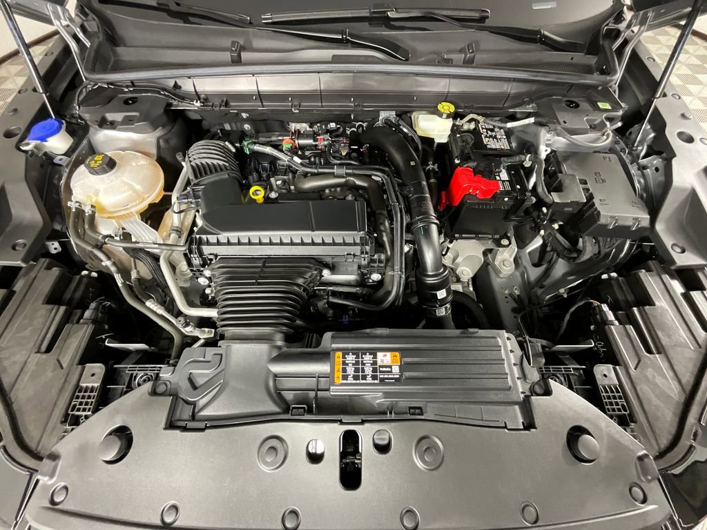 Used 2025 Lincoln Nautilus Premier AWD/4WD image 28