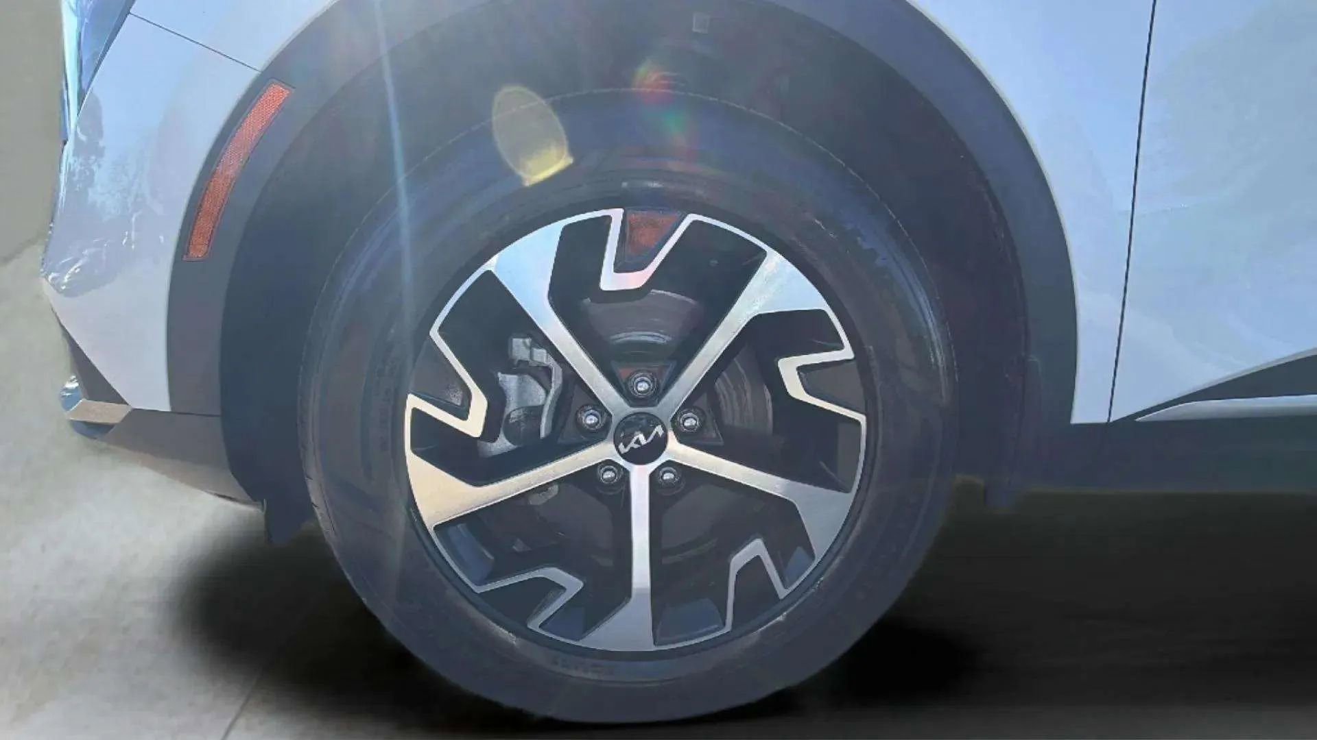 Used 2023 Kia Sportage EX image 10