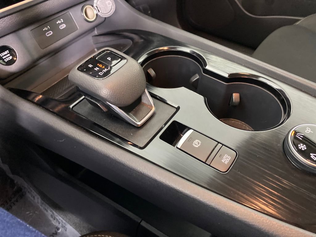 Used 2025 Nissan Rogue S image 21