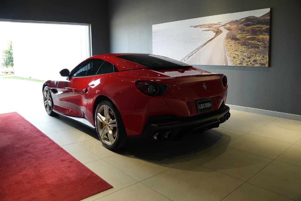 Used 2019 Ferrari Portofino RWD image 17
