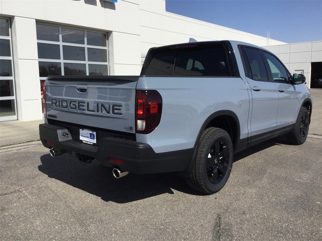 New 2026 Honda Ridgeline Black Edition image 4
