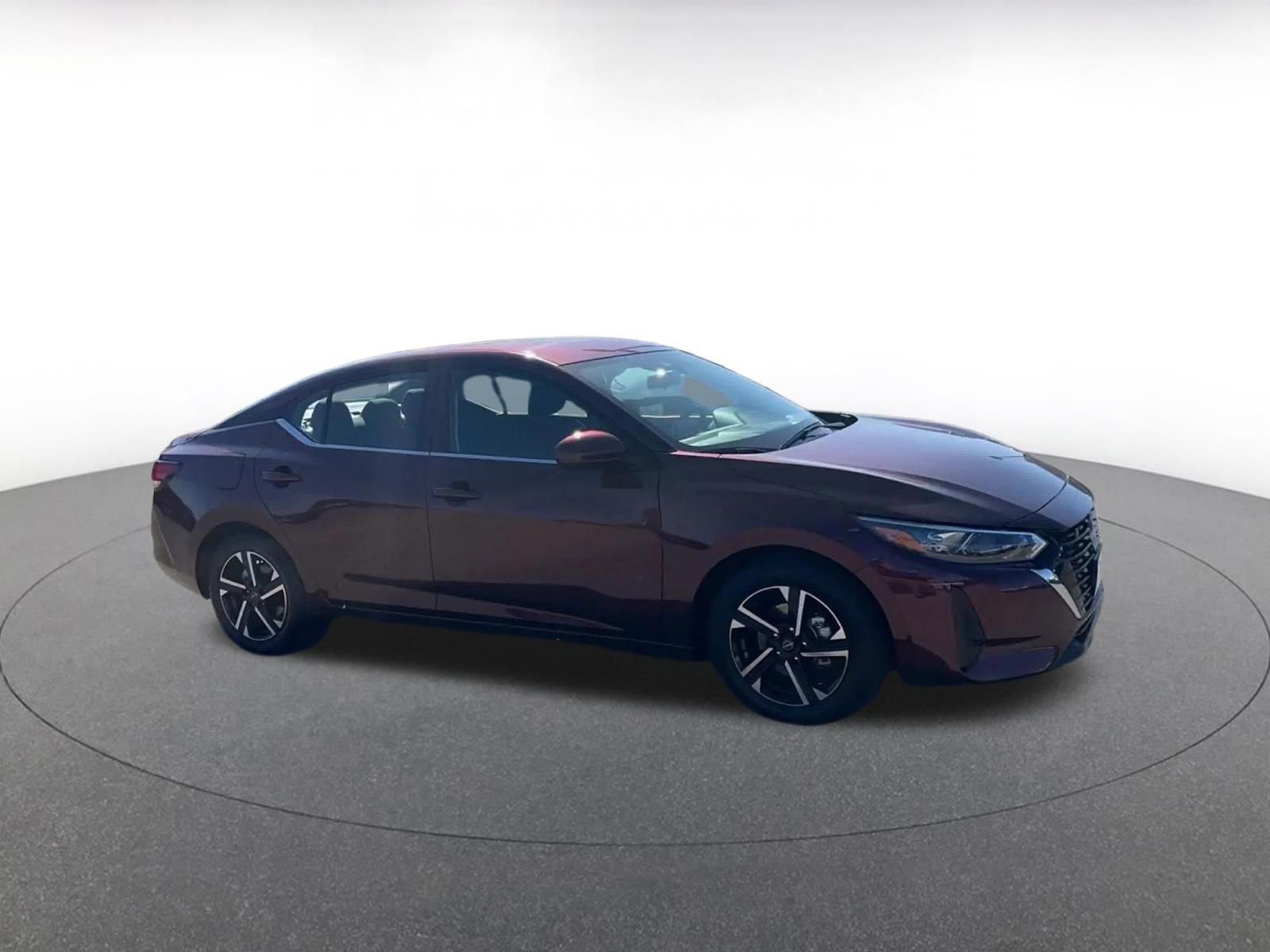 Used 2025 Nissan Sentra SV image 2