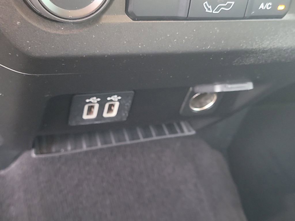 Used 2019 Ford F150 XLT image 21