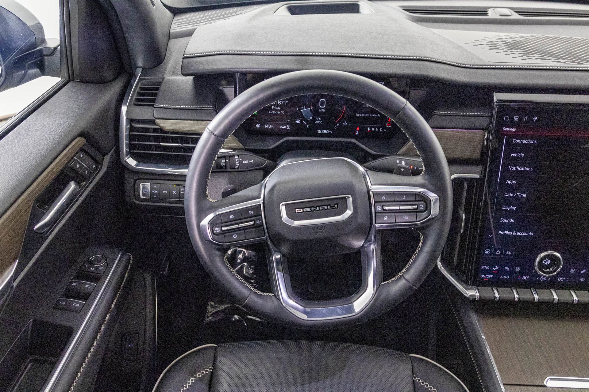 Used 2024 GMC Acadia Denali image 30