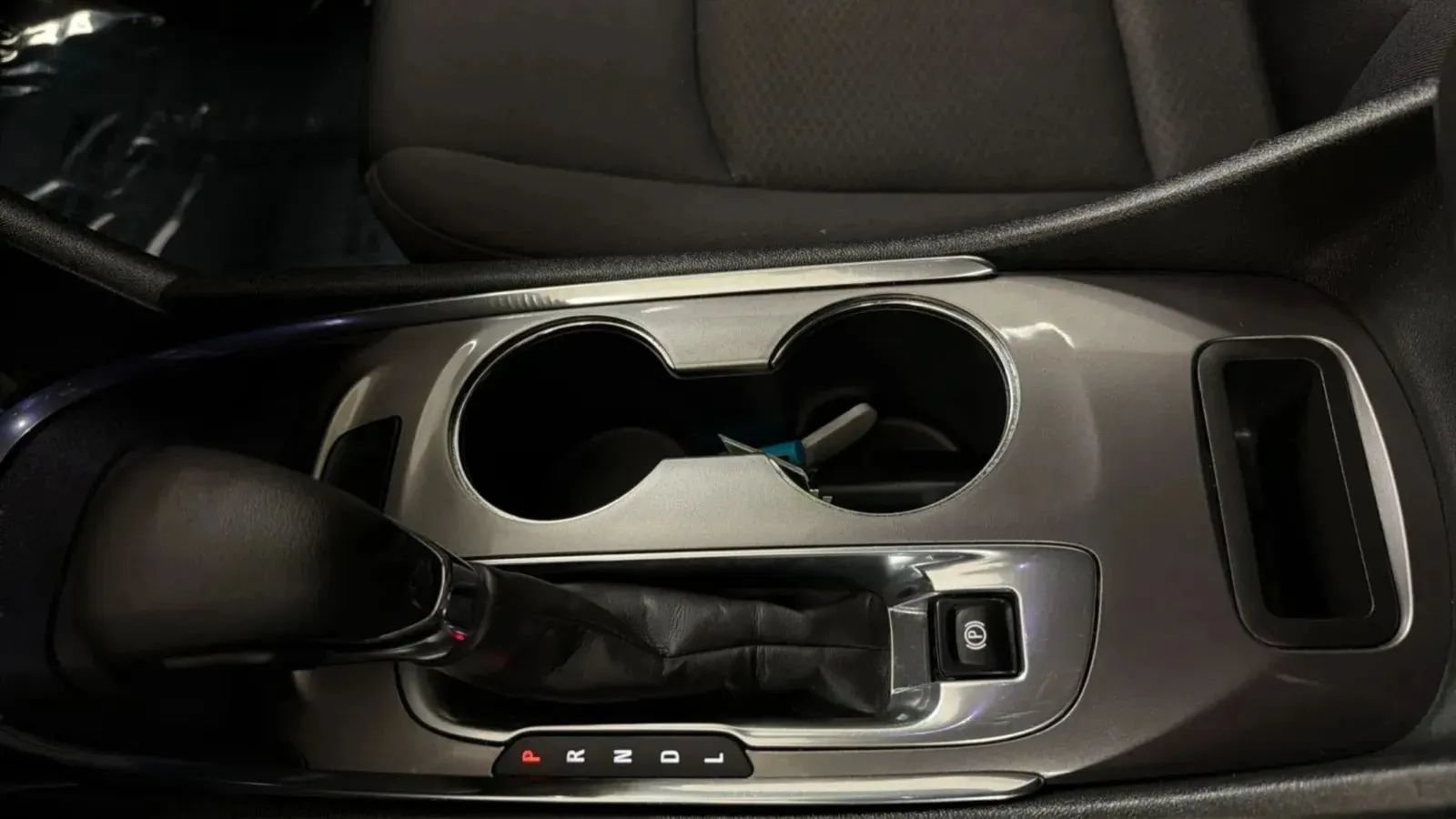 Used 2022 Chevrolet Malibu LT FWD image 16