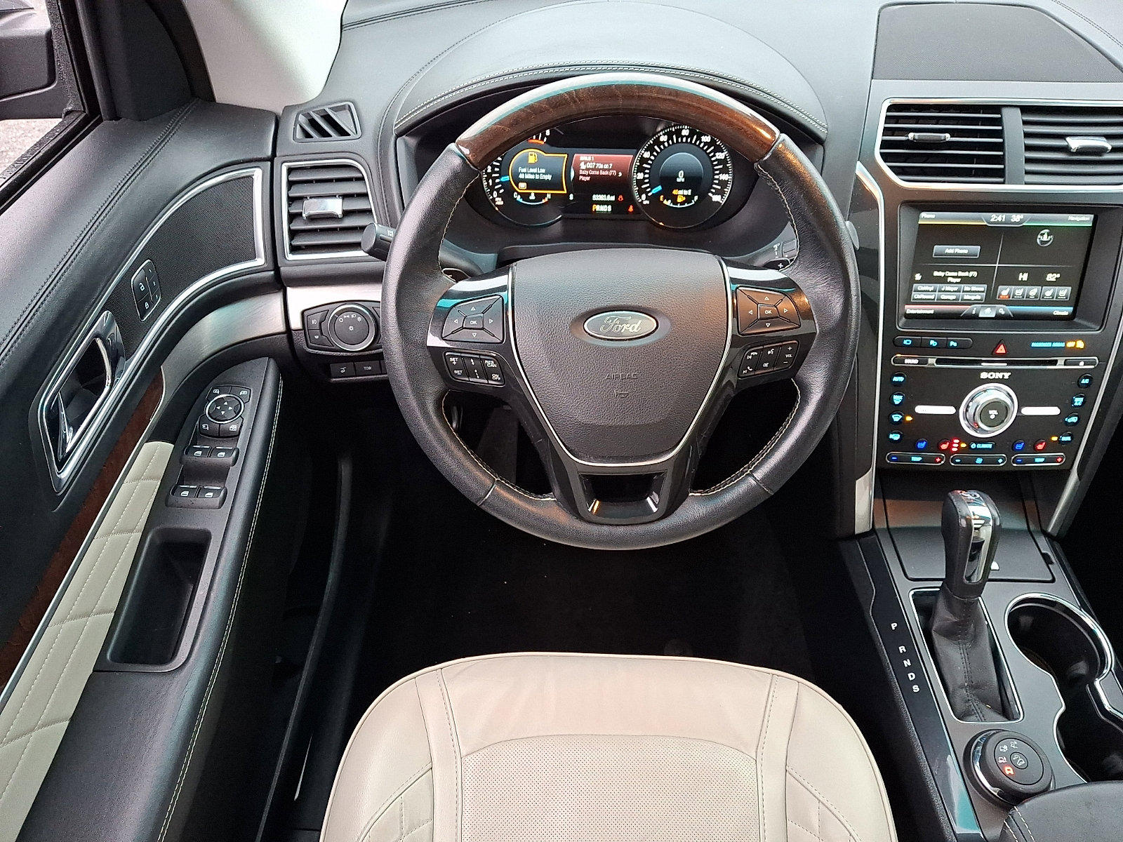 Used 2016 Ford Explorer Platinum image 13