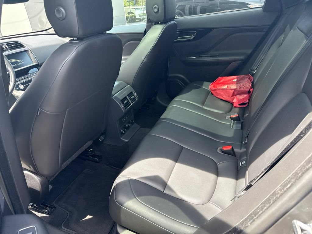 Used 2020 Jaguar F-PACE Premium AWD/4WD image 15