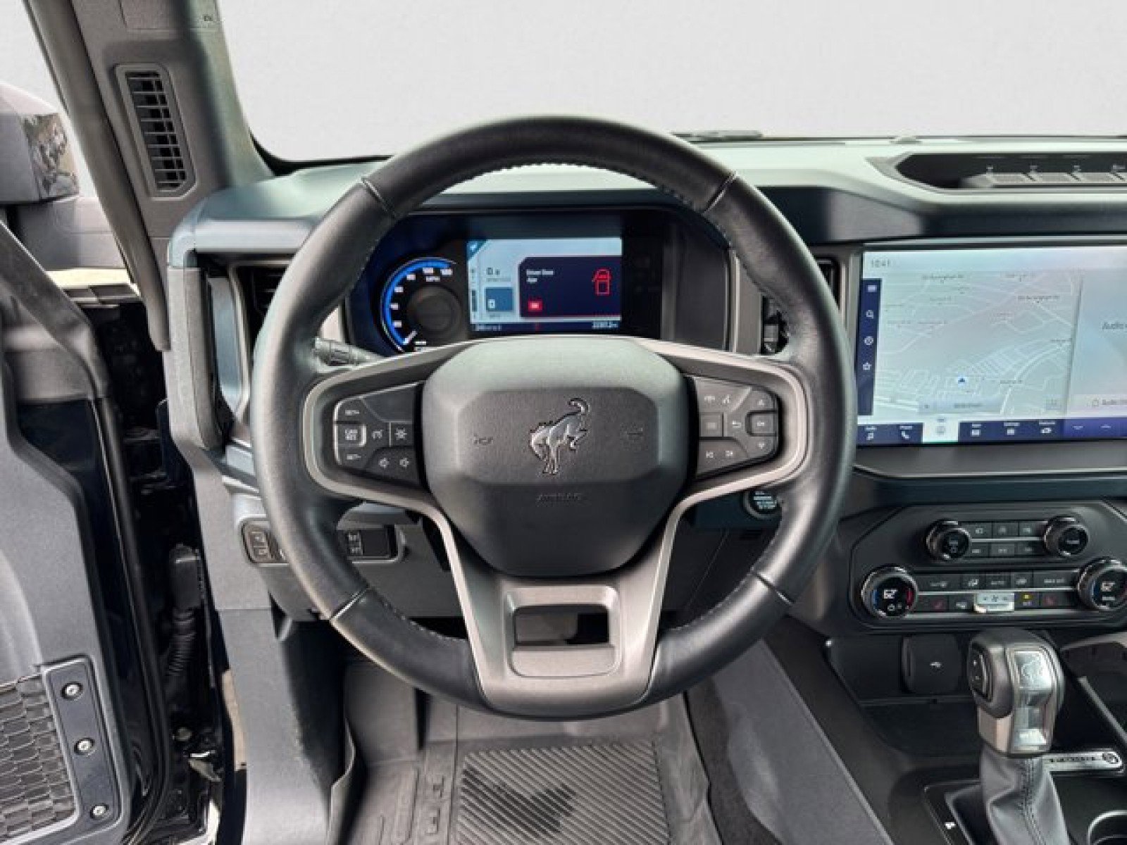 Used 2023 Ford Bronco Outer Banks w/ Sasquatch Package image 13