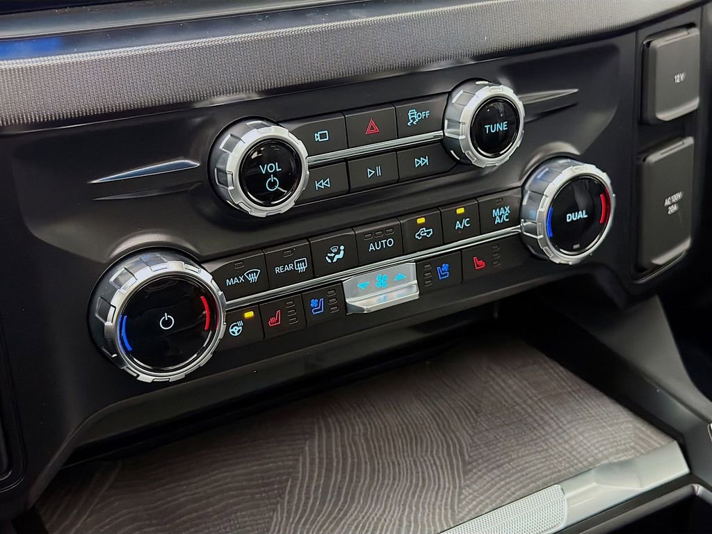 New 2025 Ford F350 Platinum w/ FX4 Off-Road Package image 18