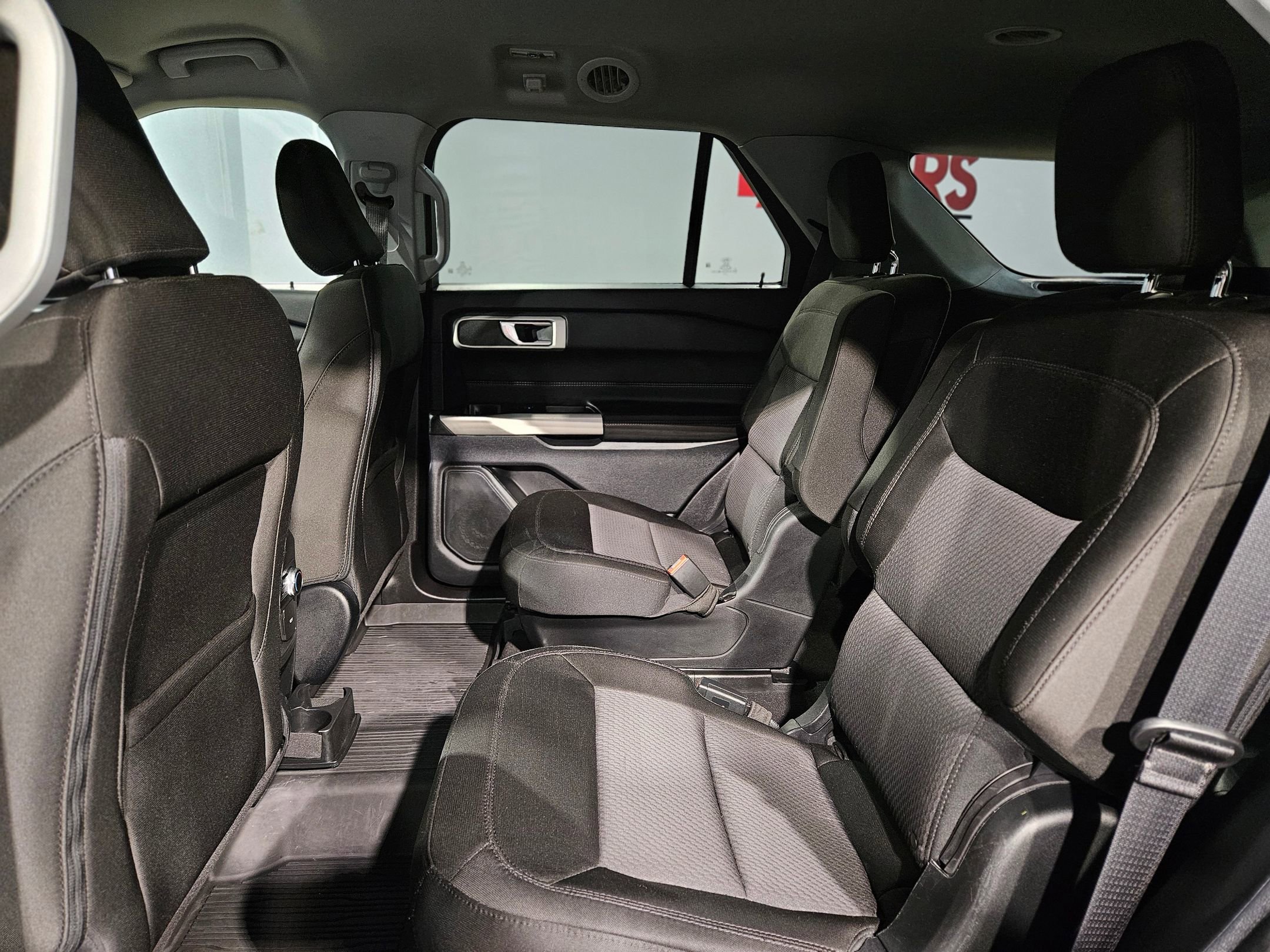 Used 2023 Ford Explorer XLT image 35
