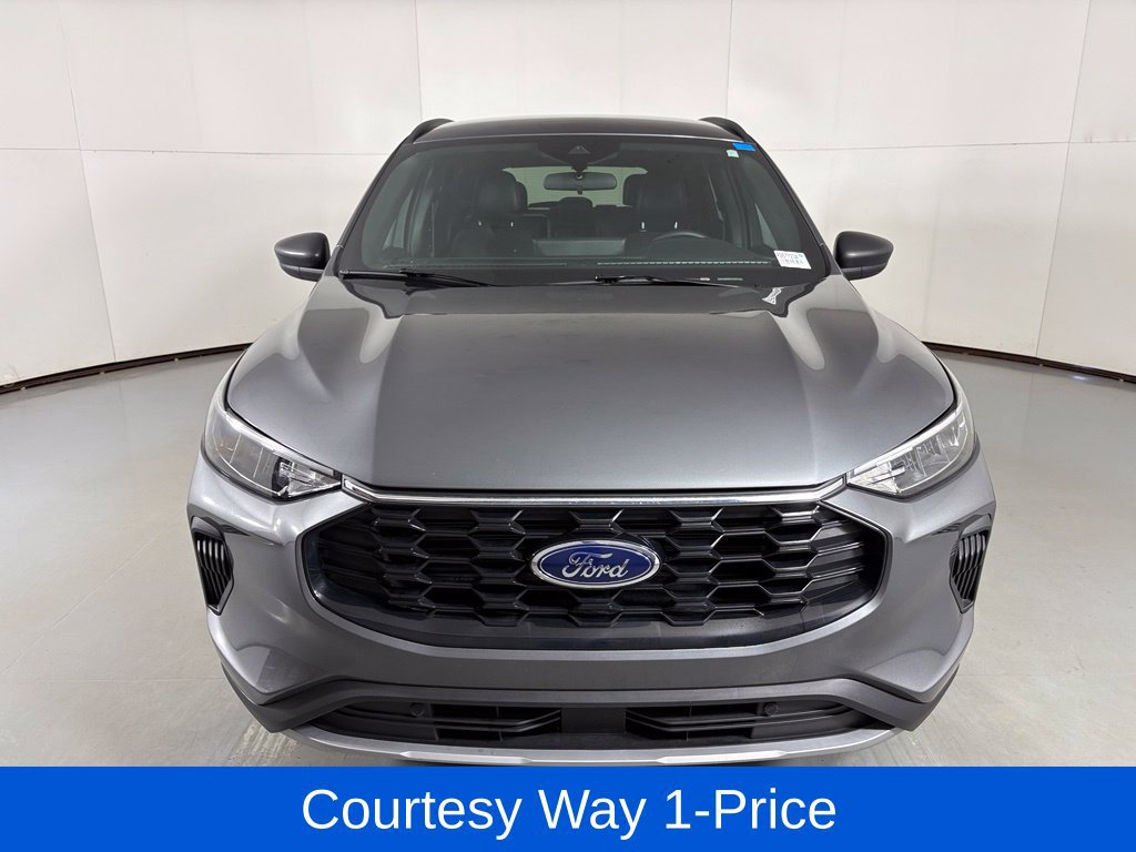 Used 2026 Ford Escape ST-Line w/ Tech Pack #1 FWD image 4