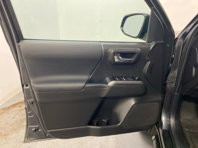 Used 2023 Toyota Tacoma TRD Off-Road AWD/4WD image 18