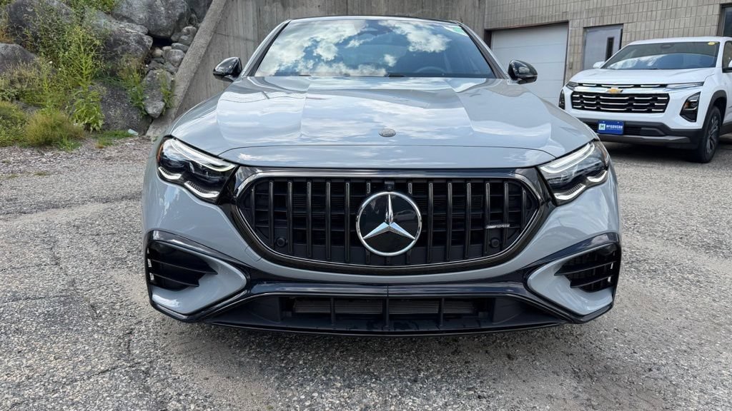 Used 2026 Mercedes-Benz E 53 AMG e 4MATIC Sedan image 11