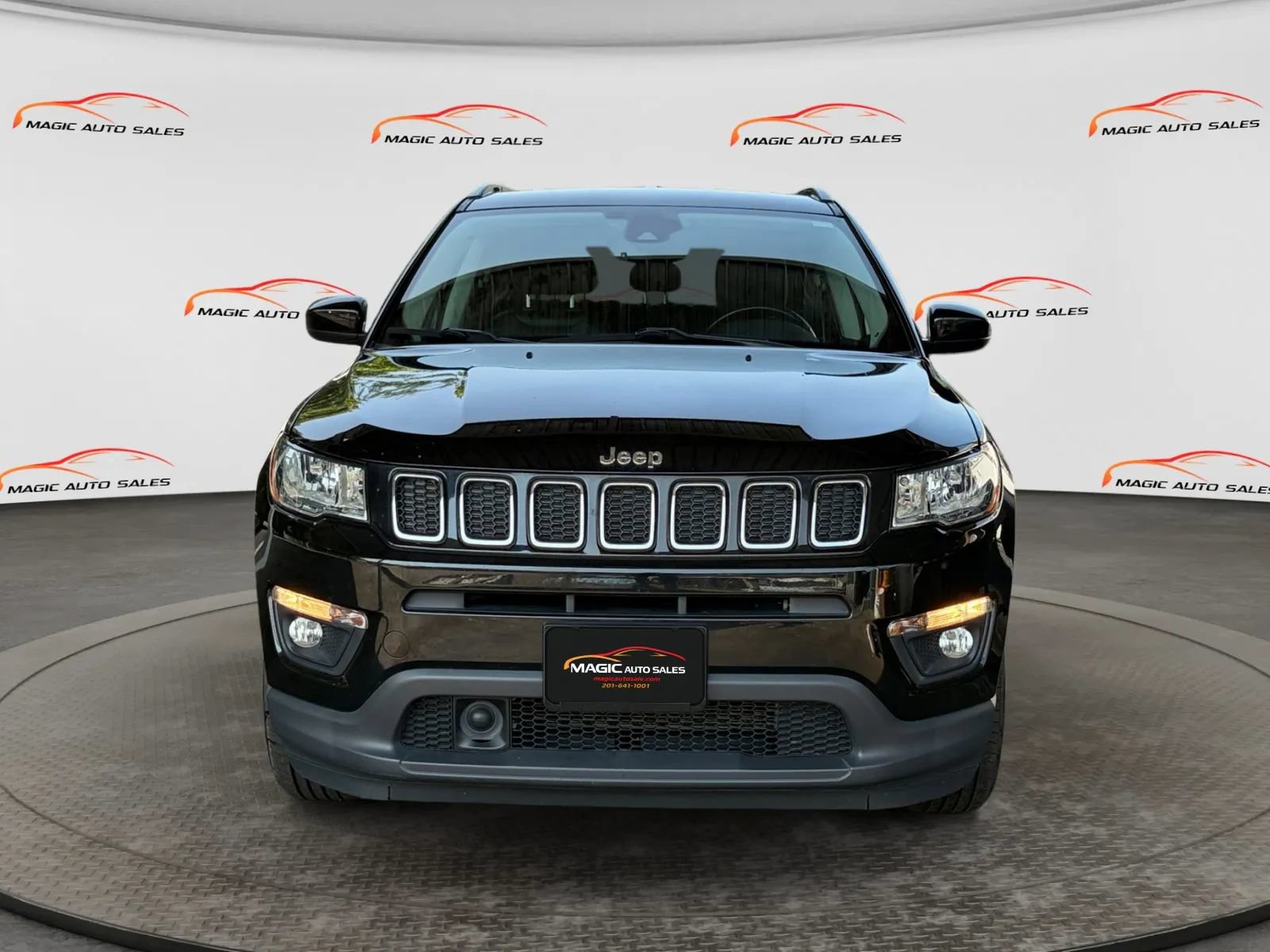 Used 2021 Jeep Compass Latitude w/ Driver Assistance Group AWD/4WD image 3