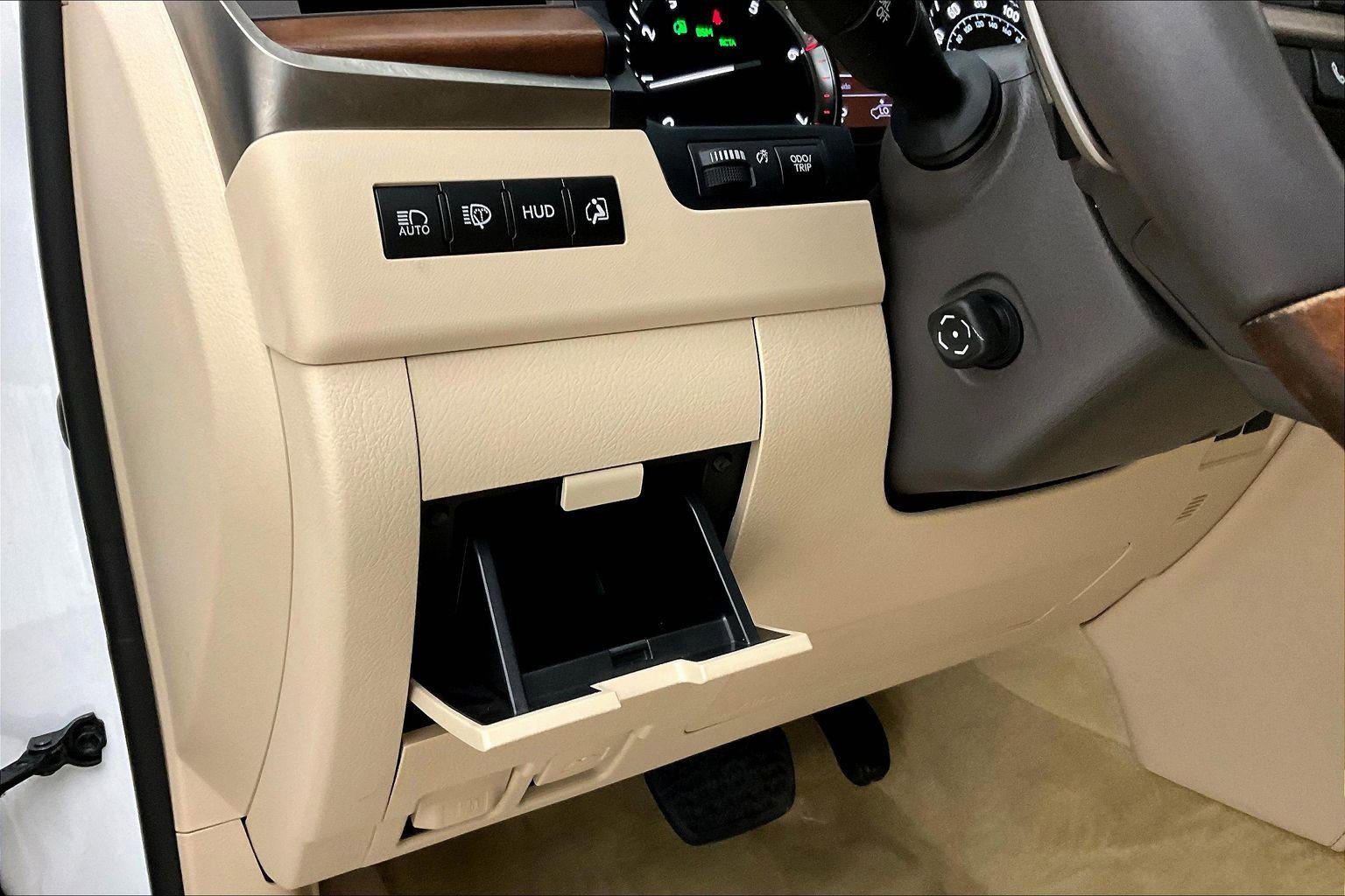 Used 2019 Lexus LX 570 4WD w/ Luxury Package image 15