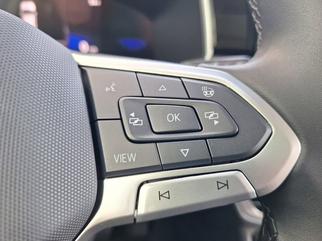 New 2026 Volkswagen Taos SE image 13